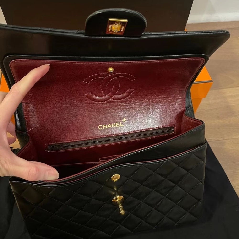 VINTAGE CHANEL, 100% AUTHENTIC - Picture 7 of 7